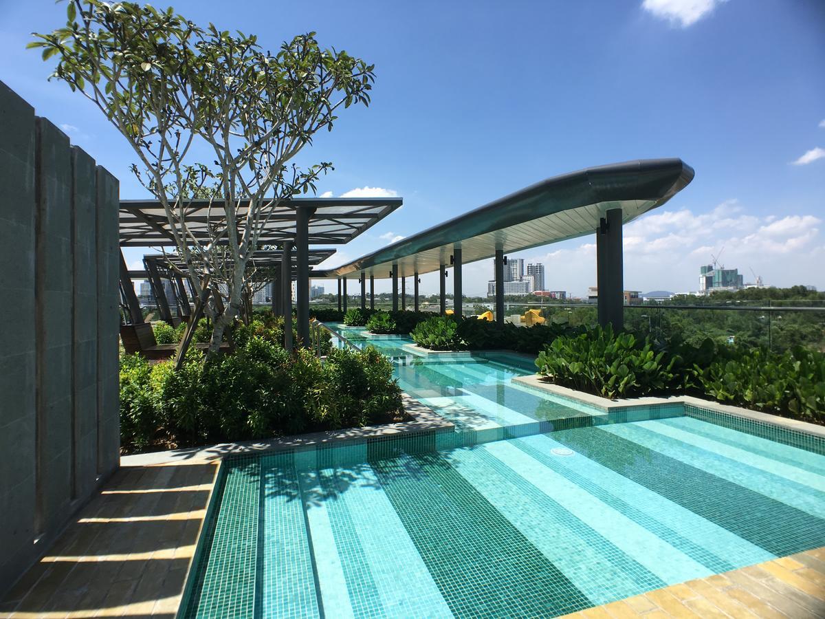 Cozy Kanvas Soho Suites Cyberjaya Bagian luar foto