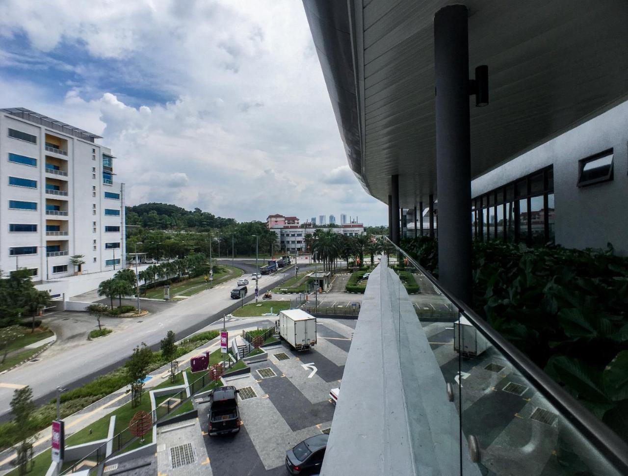 Cozy Kanvas Soho Suites Cyberjaya Bagian luar foto