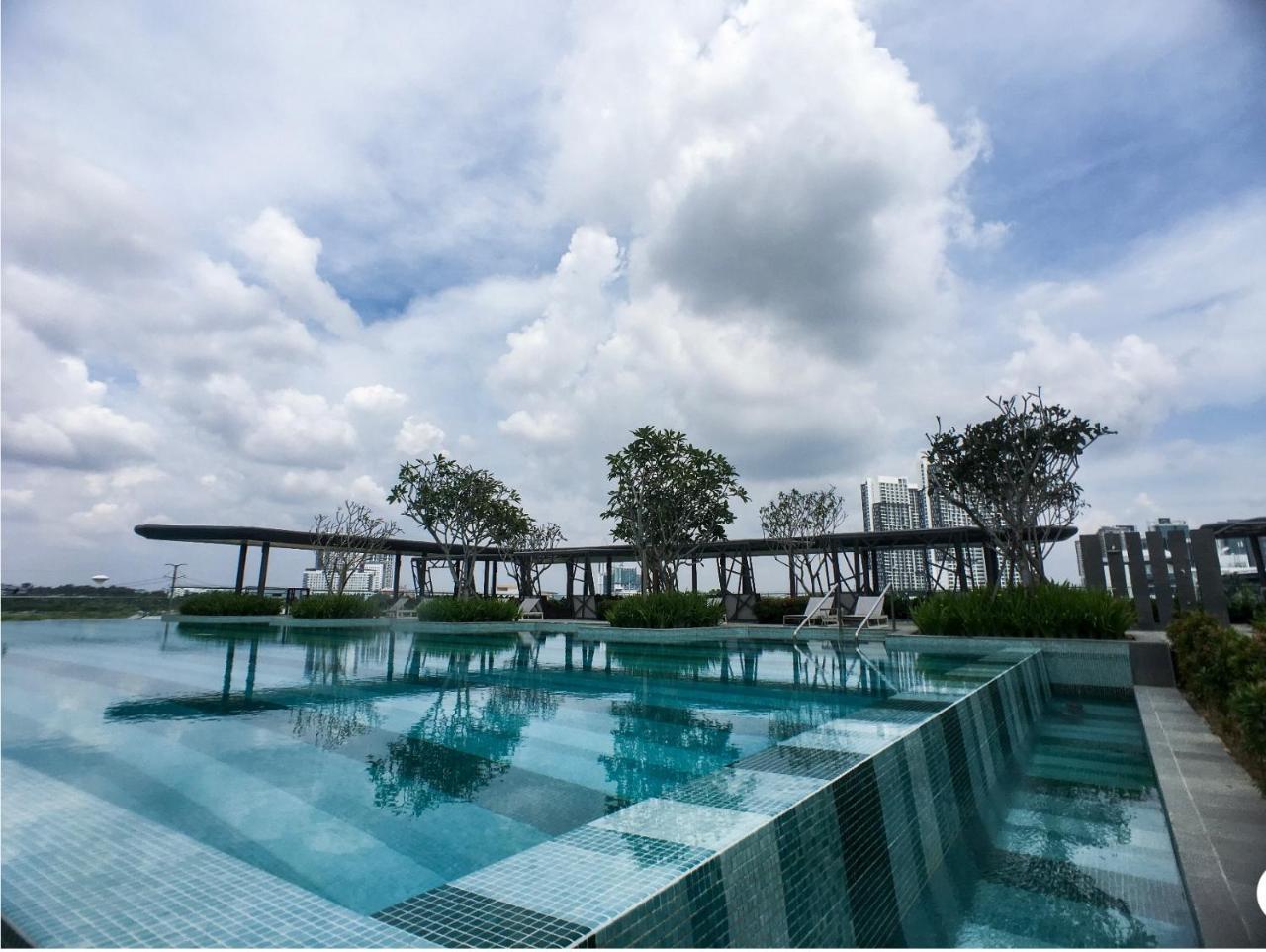 Cozy Kanvas Soho Suites Cyberjaya Bagian luar foto